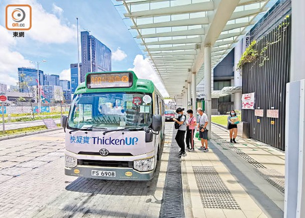 來往香港兒童醫院至秀茂坪上邨的90B線，預計最快今年9月有低地台小巴投入服務。