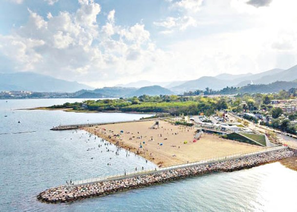 大埔龍尾人工泳灘在上月23日正式啟用。