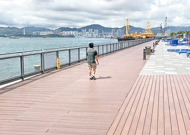 卑路乍灣海濱休憩用地可飽覽維港西面海景。