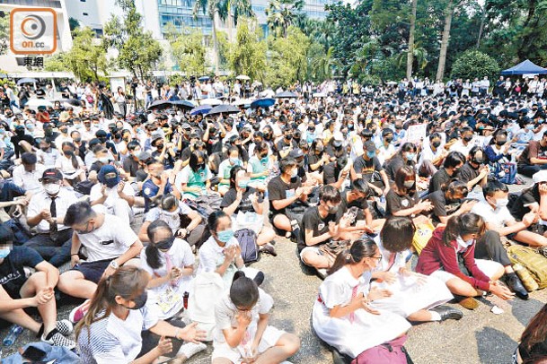 不少學生被煽動罷課示威。