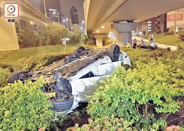 炮彈飛車剷花槽反肚  揭醉駕拉人