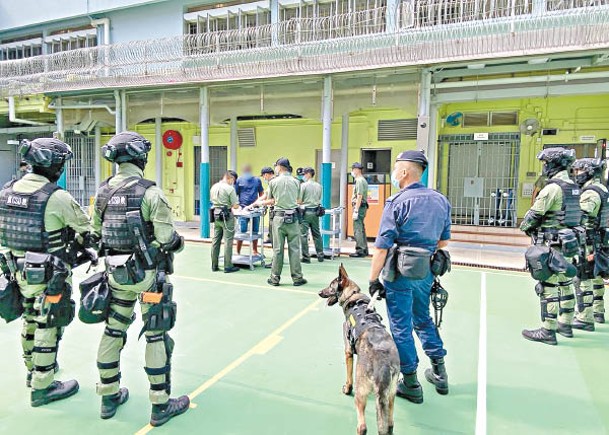 大潭峽懲教所假難民罷食滋事  黑豹部隊助平亂