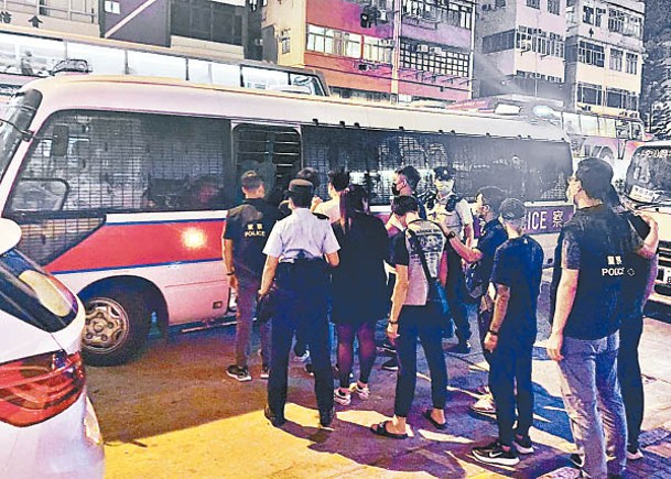深水埗冚賭  拘9男女包括假難民