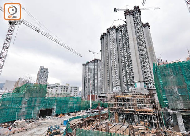 政府希望加快10年建屋計劃速度。