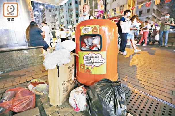 政府計劃日後公共空間盡量不設垃圾桶。