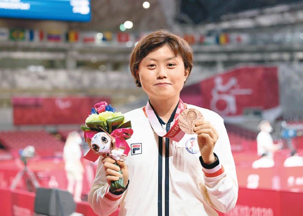 王婷莛獲銅牌，為港隊在今屆賽事「開齋」。（香港殘疾人奧委會暨傷殘人士體育協會圖片）