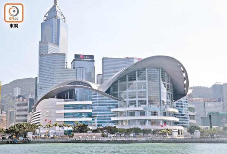 政府早前花費約4,450萬元重建香港形象，被質疑物非所值。