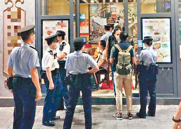 油麻地：執法隊伍巡查多間食肆。