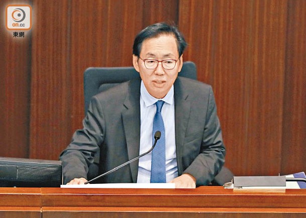 因應諮詢結果，財委會主席陳健波指示以議案形式一併提交二批擬議修訂。