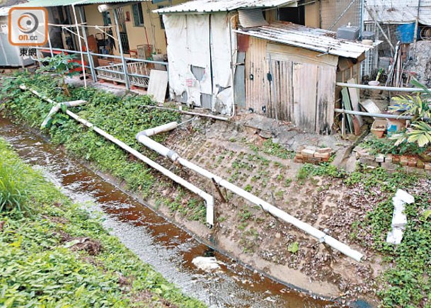 鄉村污水收集系統工程進度緩慢，部分鄉村自行駁喉排污欠規管。