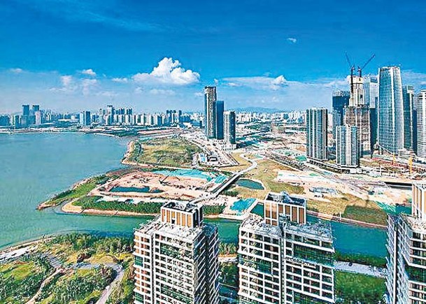 《施政報告》重提連接洪水橋/厦村至深圳前海的港深西部鐵路，但未有時間表。