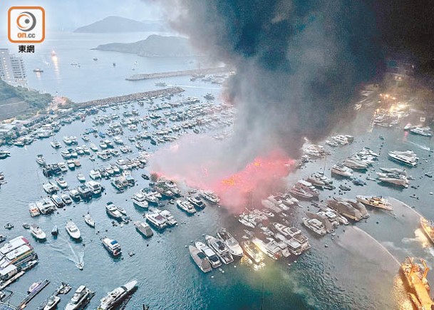 香港仔避風塘曾於今年6月發生火燒連環船事件。