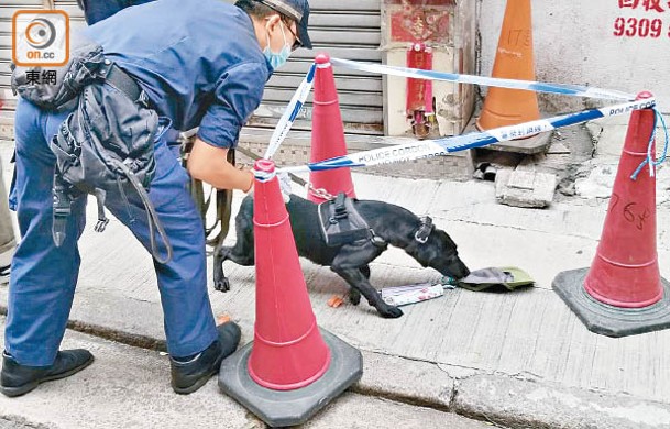 警犬隊到場搜證。