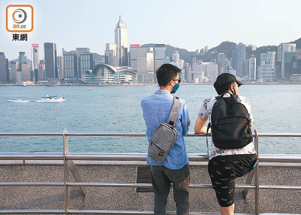 香港旅遊業冰封多時，影響經濟復甦。