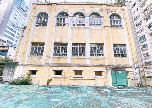 香港話劇團獲批租用佐敦的前賈梅士學校，並計劃把這幢二級歷史建築活化。
