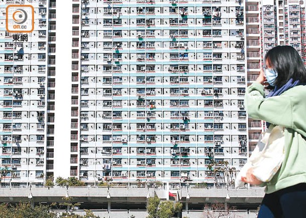 香港房屋委員會日前公布最新公屋輪候冊數字。