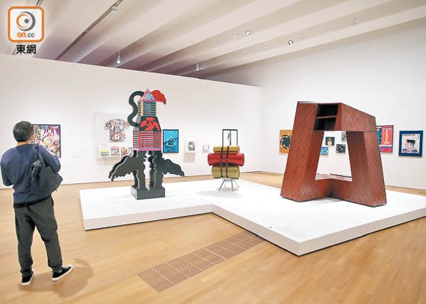 西九M+博物館昨第二日開放，全日亦有逾萬人次觀展。