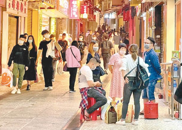 澳門大賽車期間，帶動當地旅遊及零售市道。