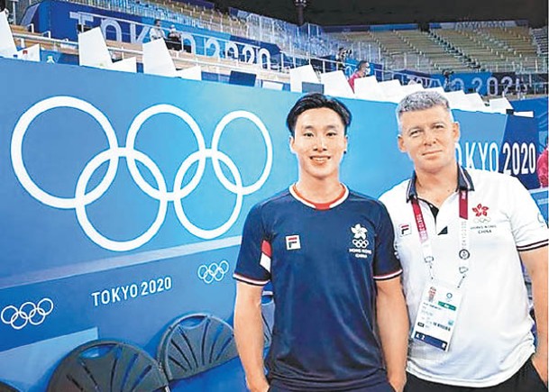 「跳馬王子」石偉雄（左）、教練 沙治（右）