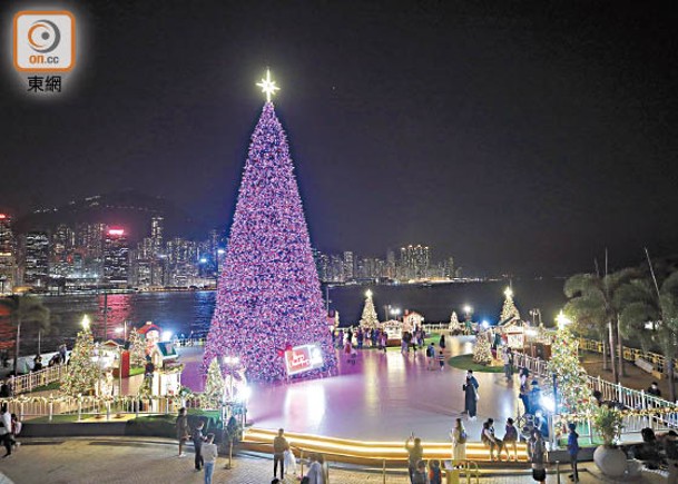 「香港繽紛冬日巡禮」聖誕小鎮首次移師西九舉行。