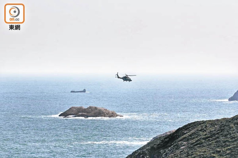 政府飛行服務隊直升機出動搜救。