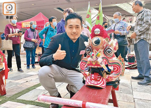 劉啟康話近年多咗小朋友學舞麒麟。（馮子健攝）