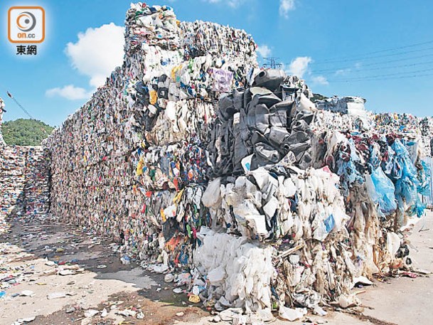2019年塑膠棄置量較2015年上升6.3%，惟回收量持續下跌。