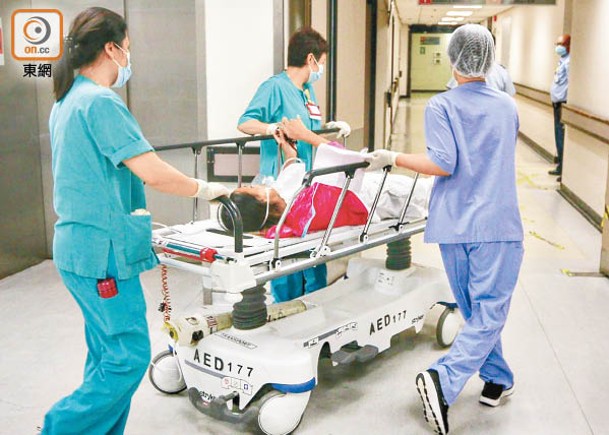 公院醫護總人數升5%  續招海外新血