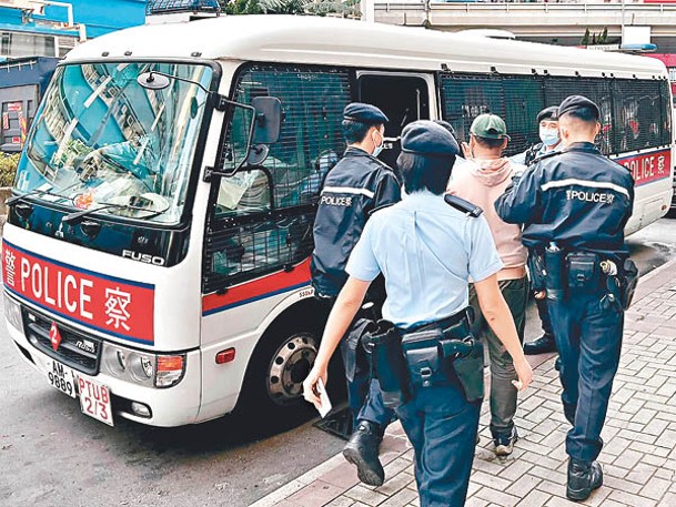 涉案非華裔人士被捕。