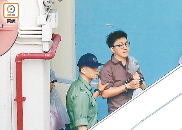 梁天琦（右）經過近4年的牢獄生活，扣減假期後今日出獄。