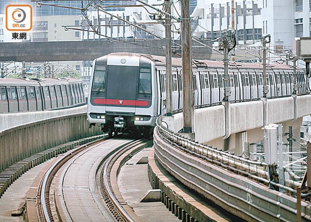 港鐵派萬張車票予醫護