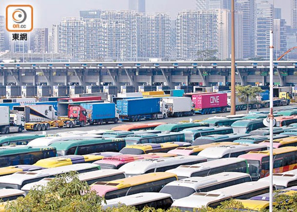 粵港跨境貨車司機，自確診之日起21天內不得入境。