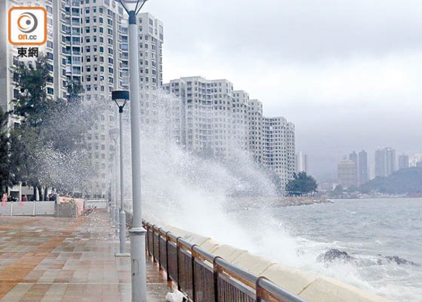 極端天氣威脅  港26地區高危