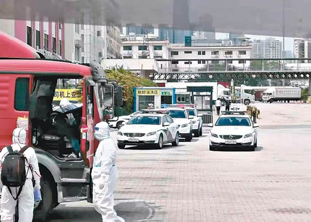 徹夜候查 跨境司機車內猝死