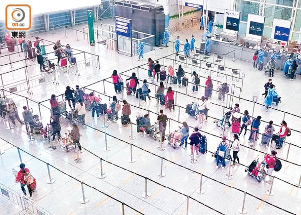下周一起，海外及台灣抵港人士要在機場做快測。