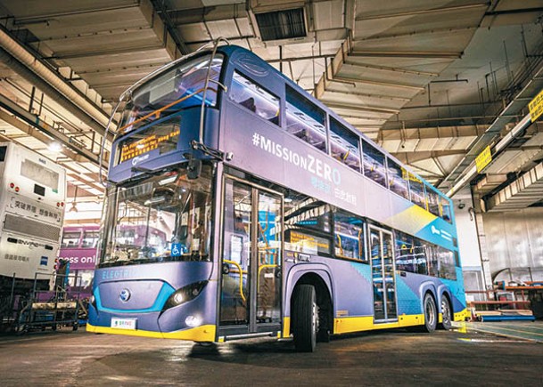 本港首輛雙層電動巴士預計本月起試行，最快今年7至8月正式投入服務。