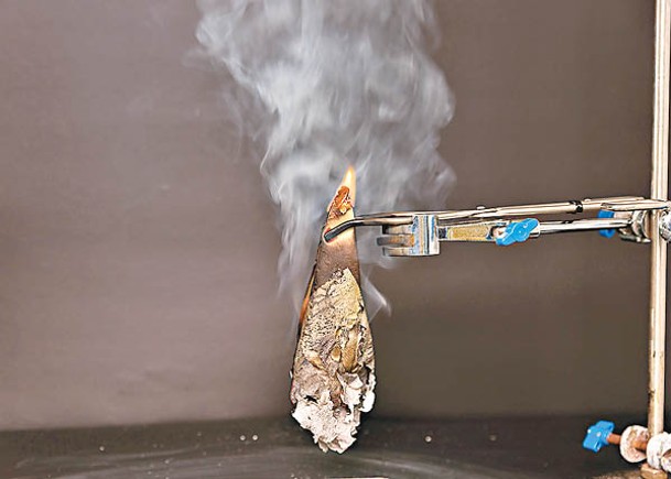 燃燒傳統冥鏹會產生大量二氧化碳。（受訪者提供）