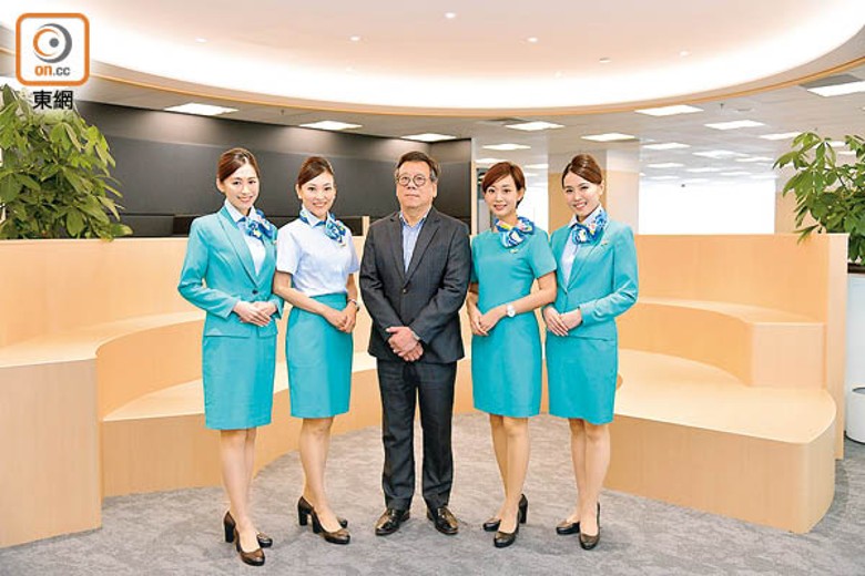 大灣區航空行政總裁丘應樺（中）期望能盡快推出首班載客航班。
