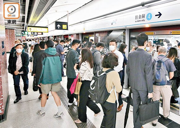 過海段通車  東鐵繁忙時段客量升27％