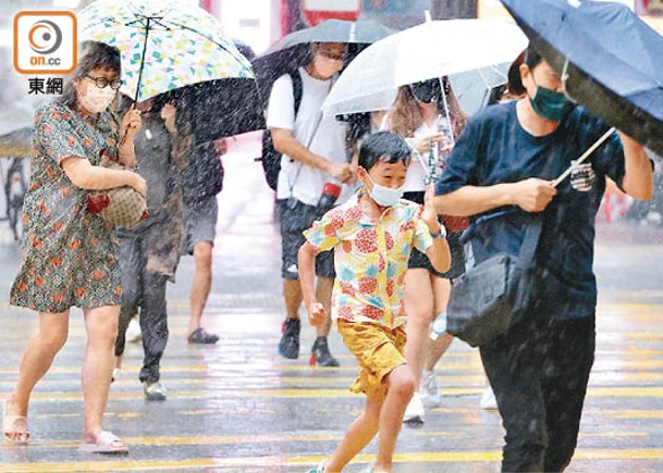 昨日強雷雨帶襲港，本港廣泛地區有大雨。