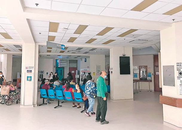 屯門：屯門醫院供電不穩，大堂部分照明設施受影響。