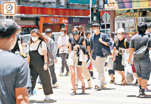 本港疫情持續升溫，昨日確診數字直逼兩千宗。（袁志豪攝）