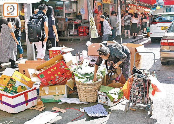 社福開支25年增4倍  愈扶愈貧長者更苦困