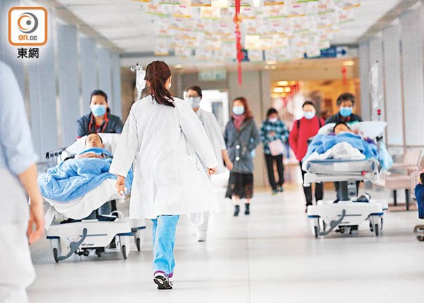 疫襲醫院  照顧高危病人  員工加強檢測