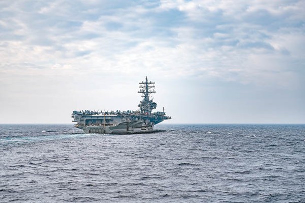 美國航母列根號在沖繩以東海域。
