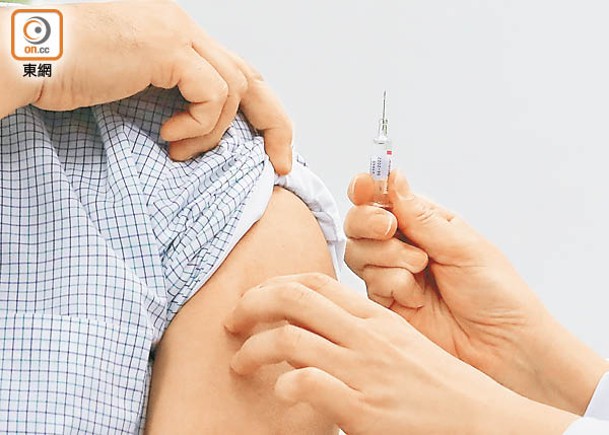 疫苗通行證下，市民須打齊三針才無礙出行。