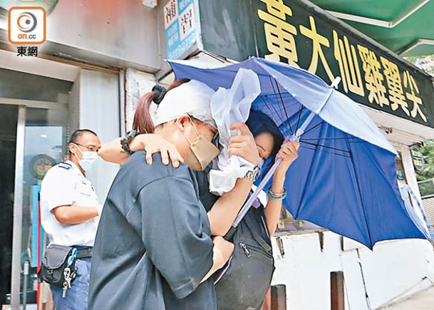 女事主頭及頸部受傷送院。（趙瑞麟攝）