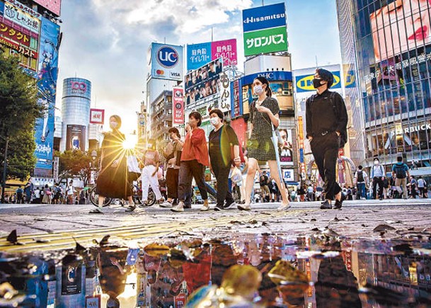 日本由本周三起允許遊客經不帶導遊的旅行團入境。