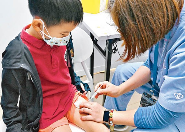 港府下調疫苗通行證涵蓋年齡，由12歲或以上人士降至5歲或以上。