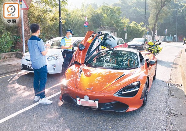 另一輛掛「T牌」跑車。